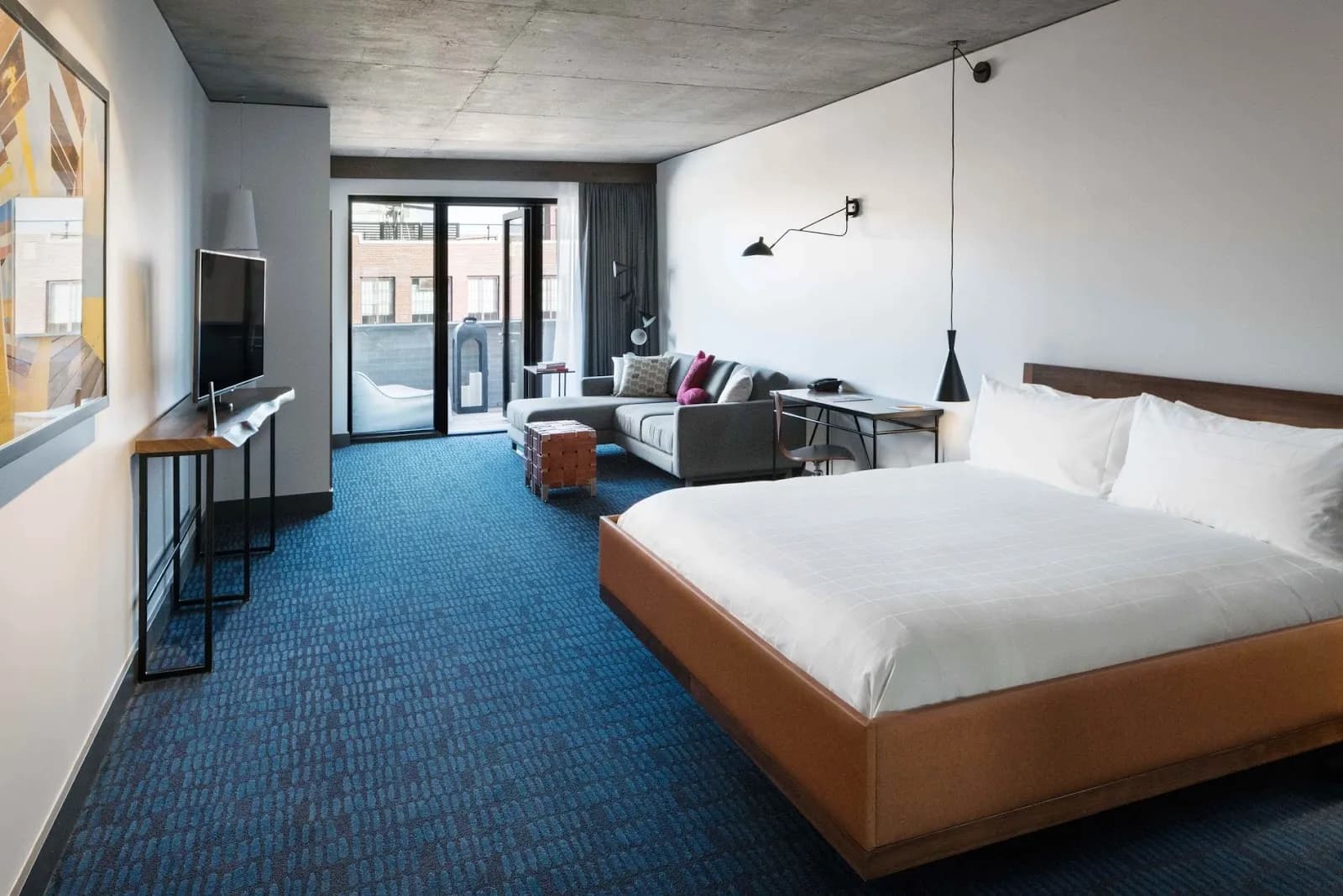 bedroom-kingbed