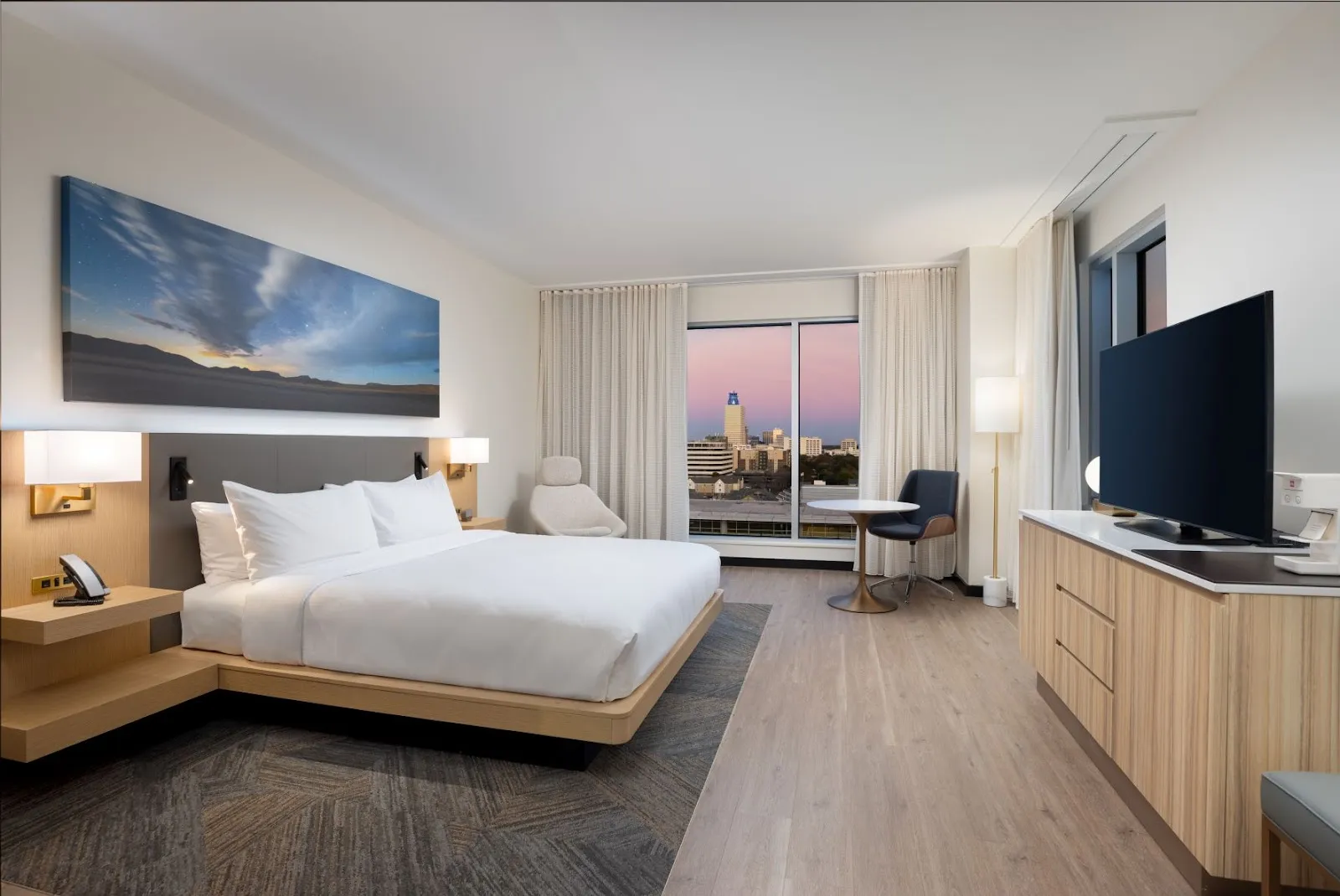 bedroom-kingbed