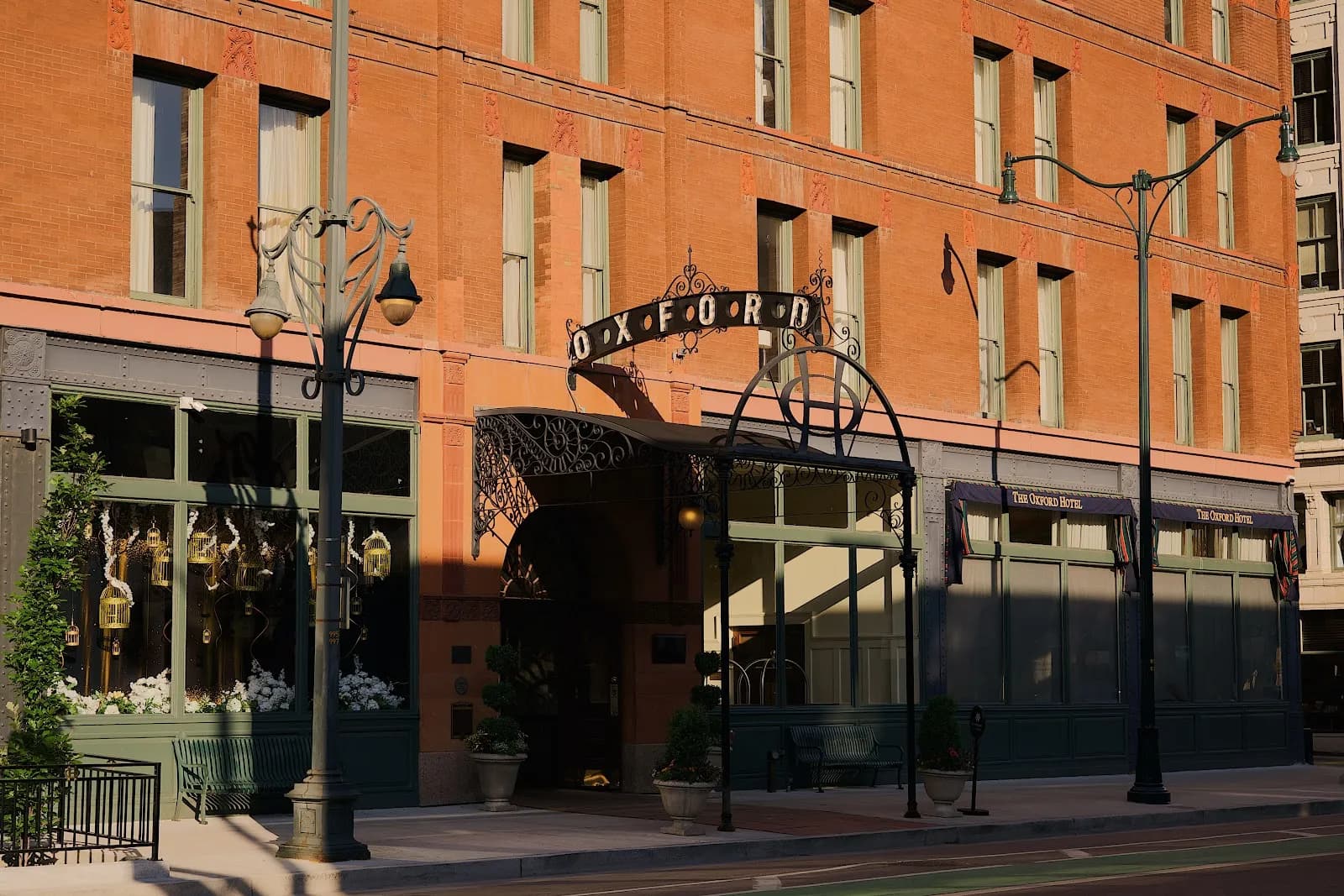 theoxfordhotel_exterior_signage
