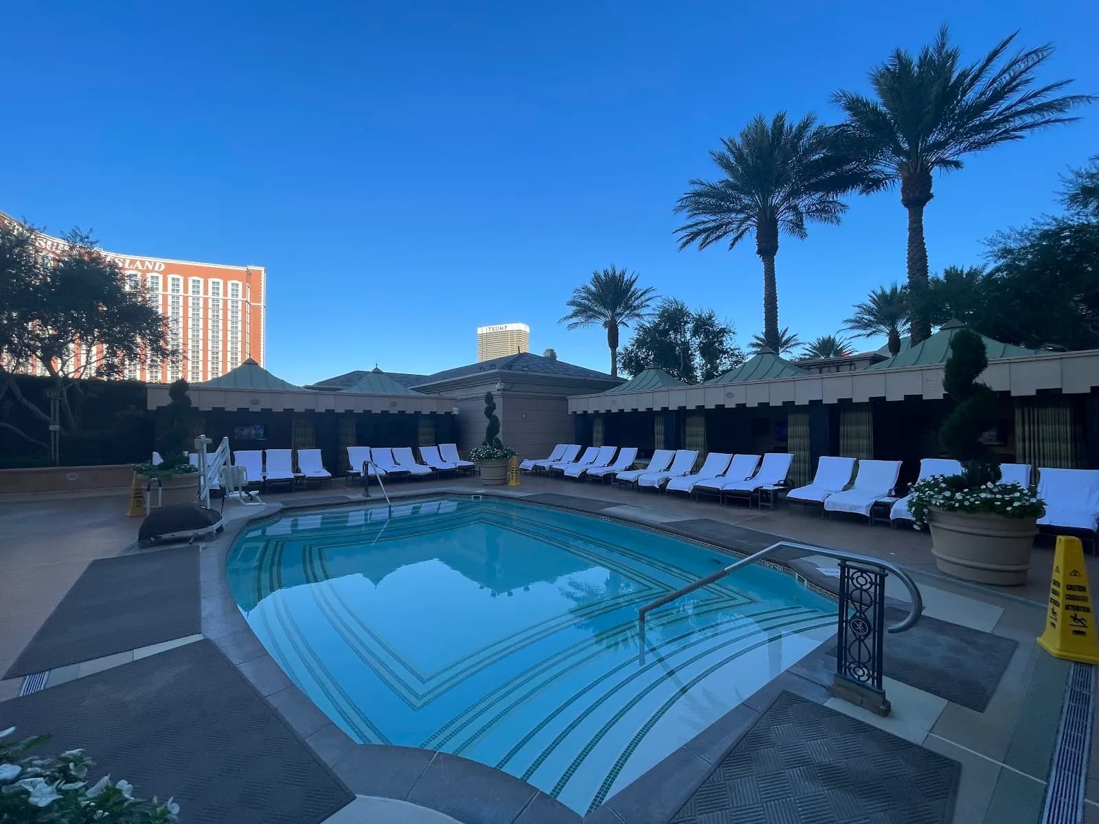 amenities-pool-2