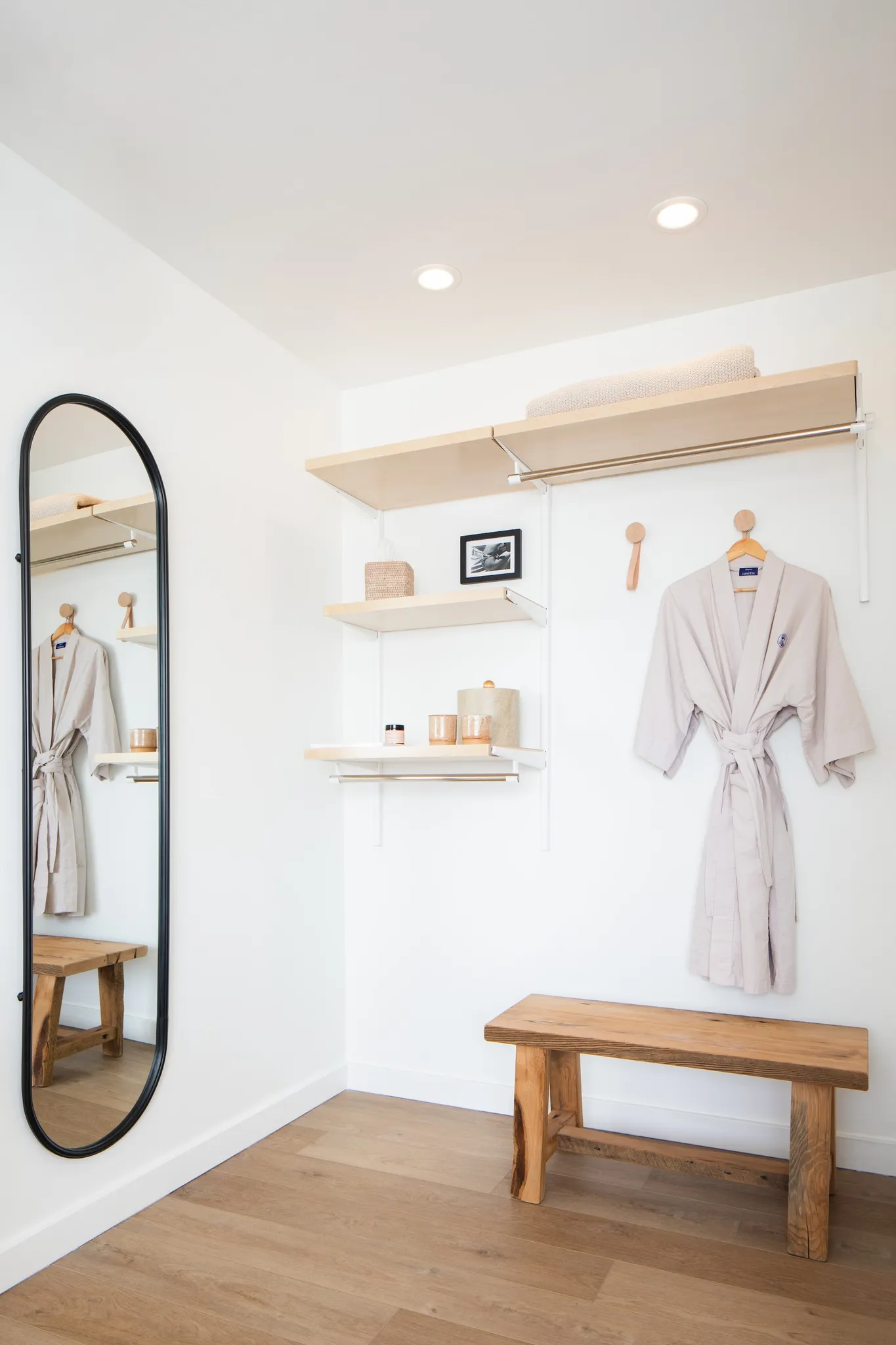 interior-dressingroom