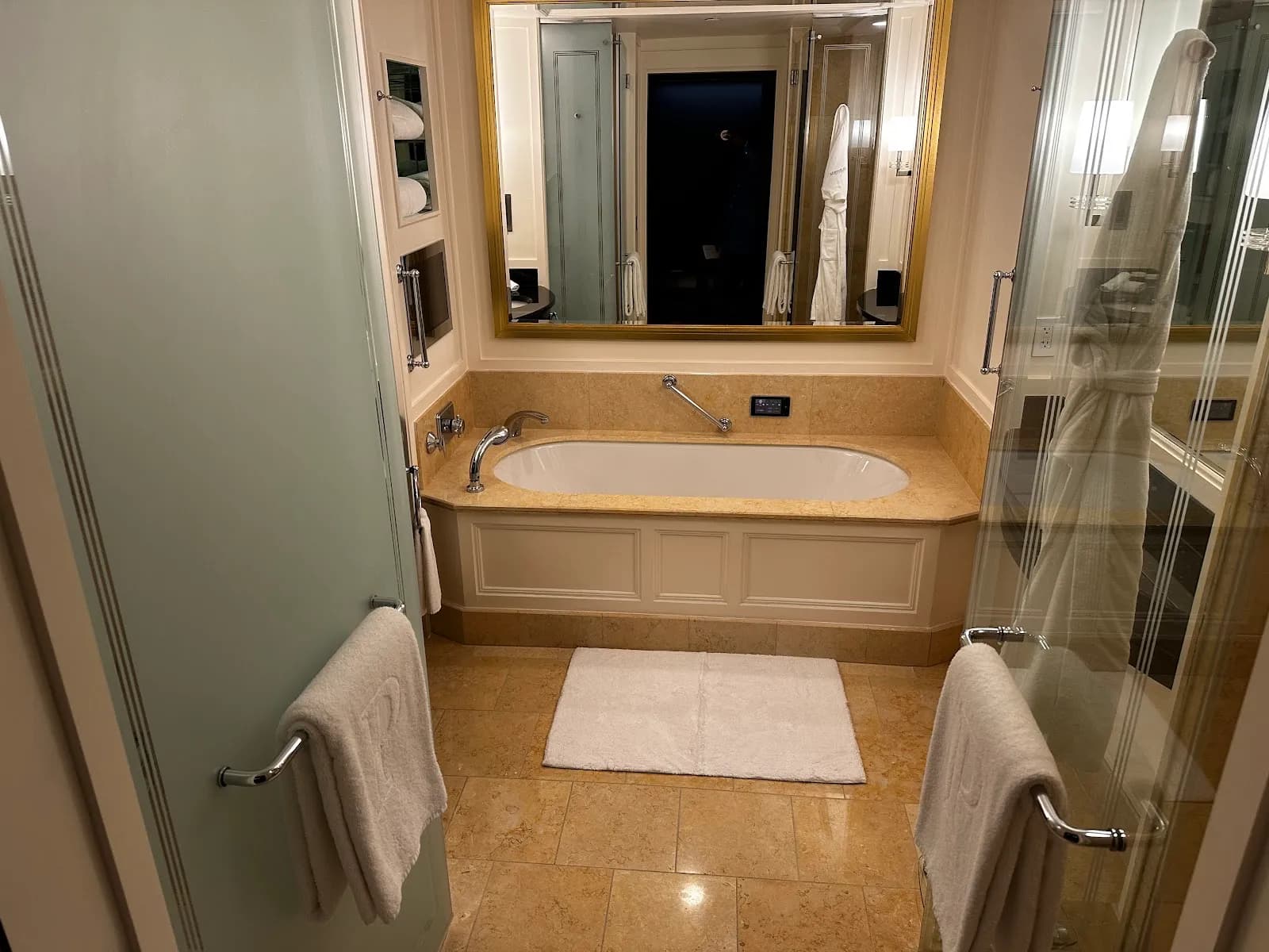bathroom-bathtub