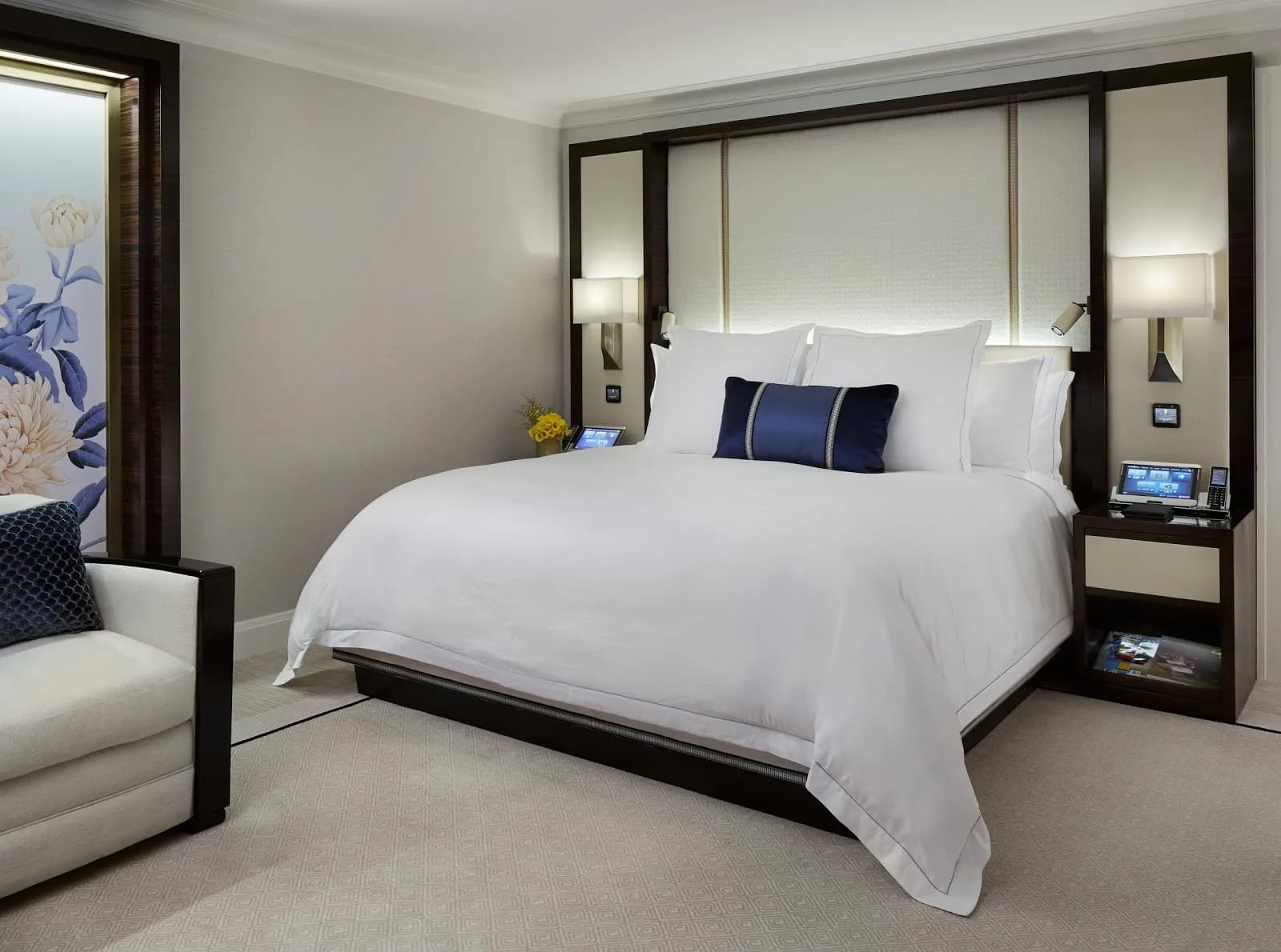 bedroom-kingbed