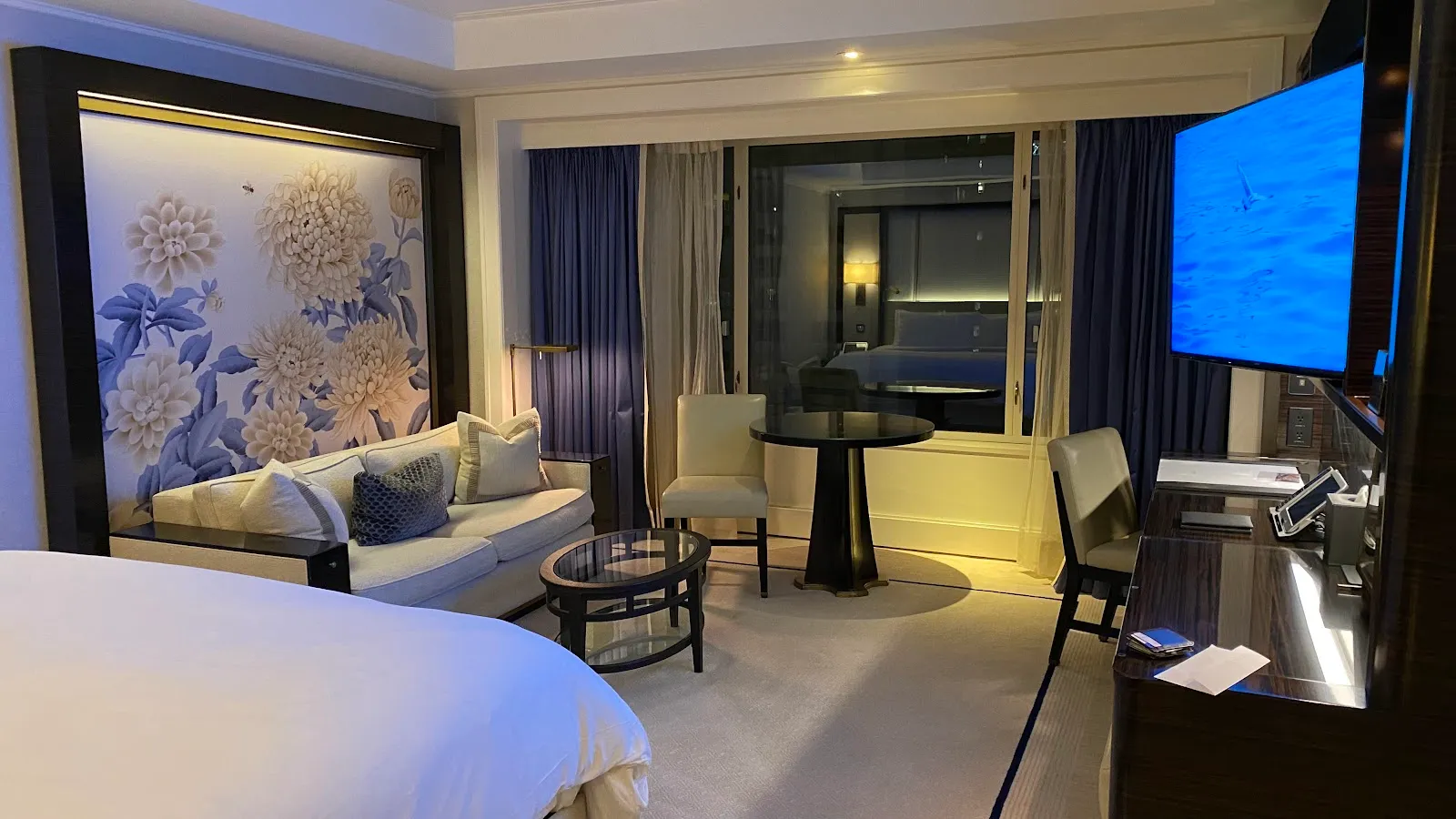 bedroom-suite