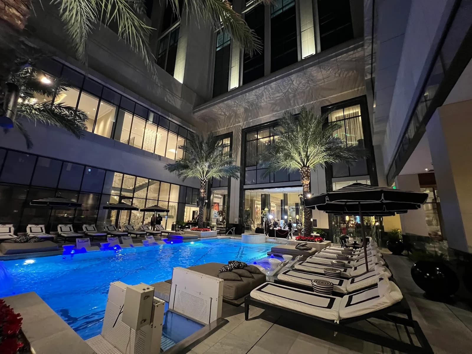 amenities-pool