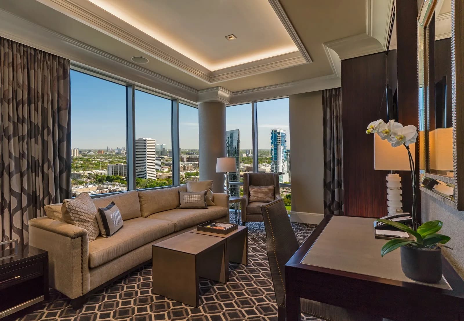 bedroom-suitelounge-2