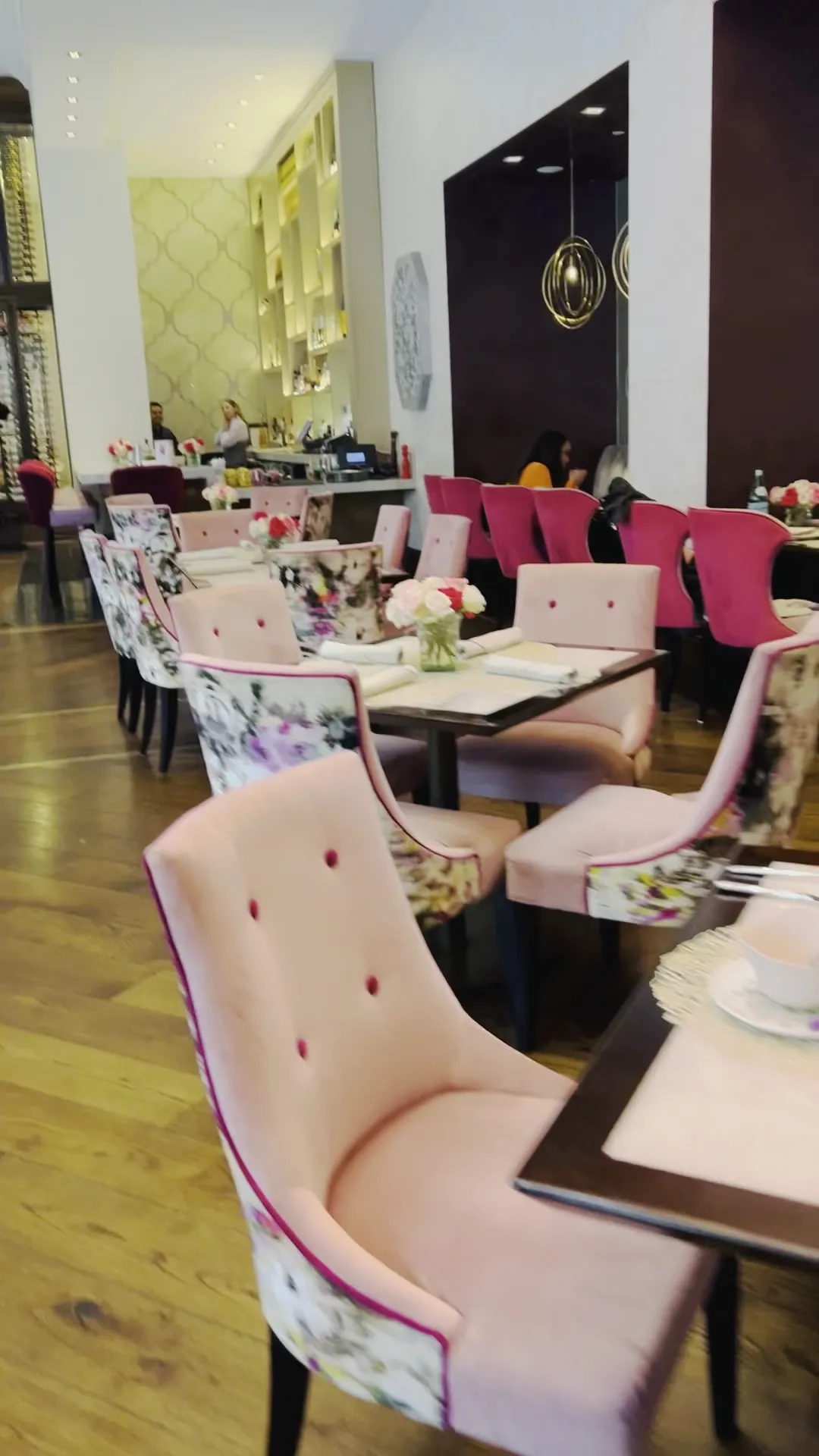 dining-restaurantseating-4