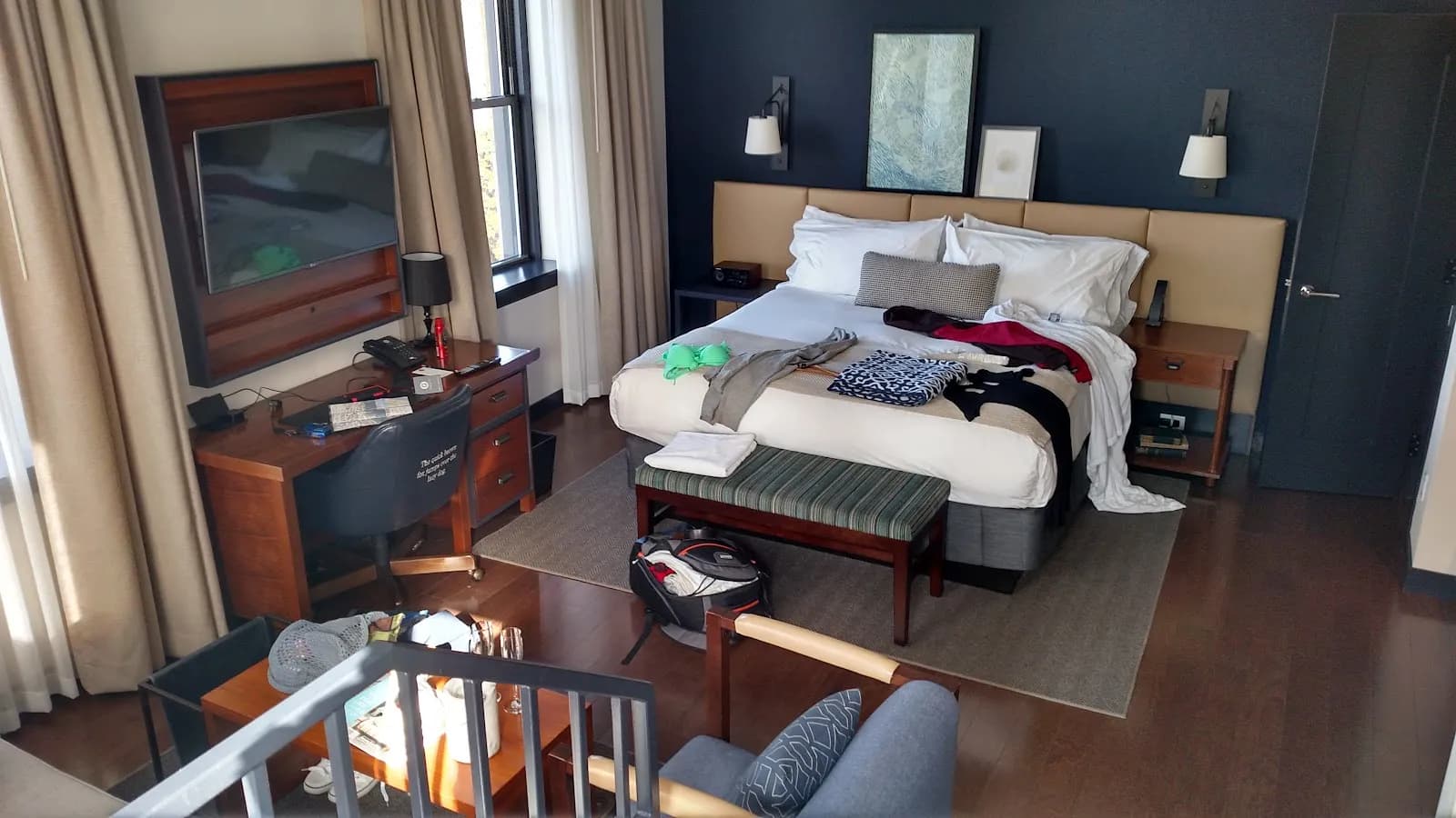 bedroom-kingbed-2
