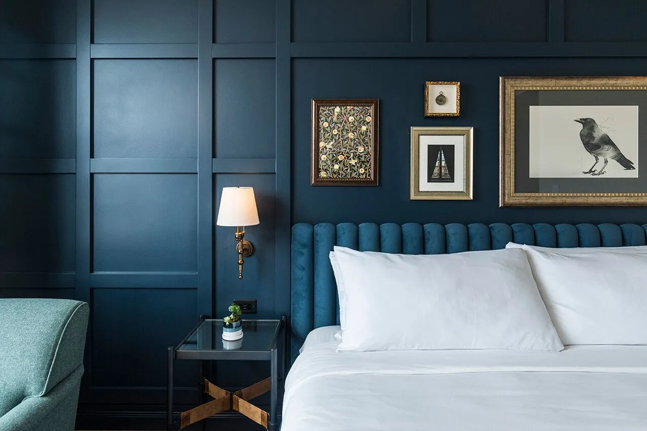 bedroom-kingbed-2