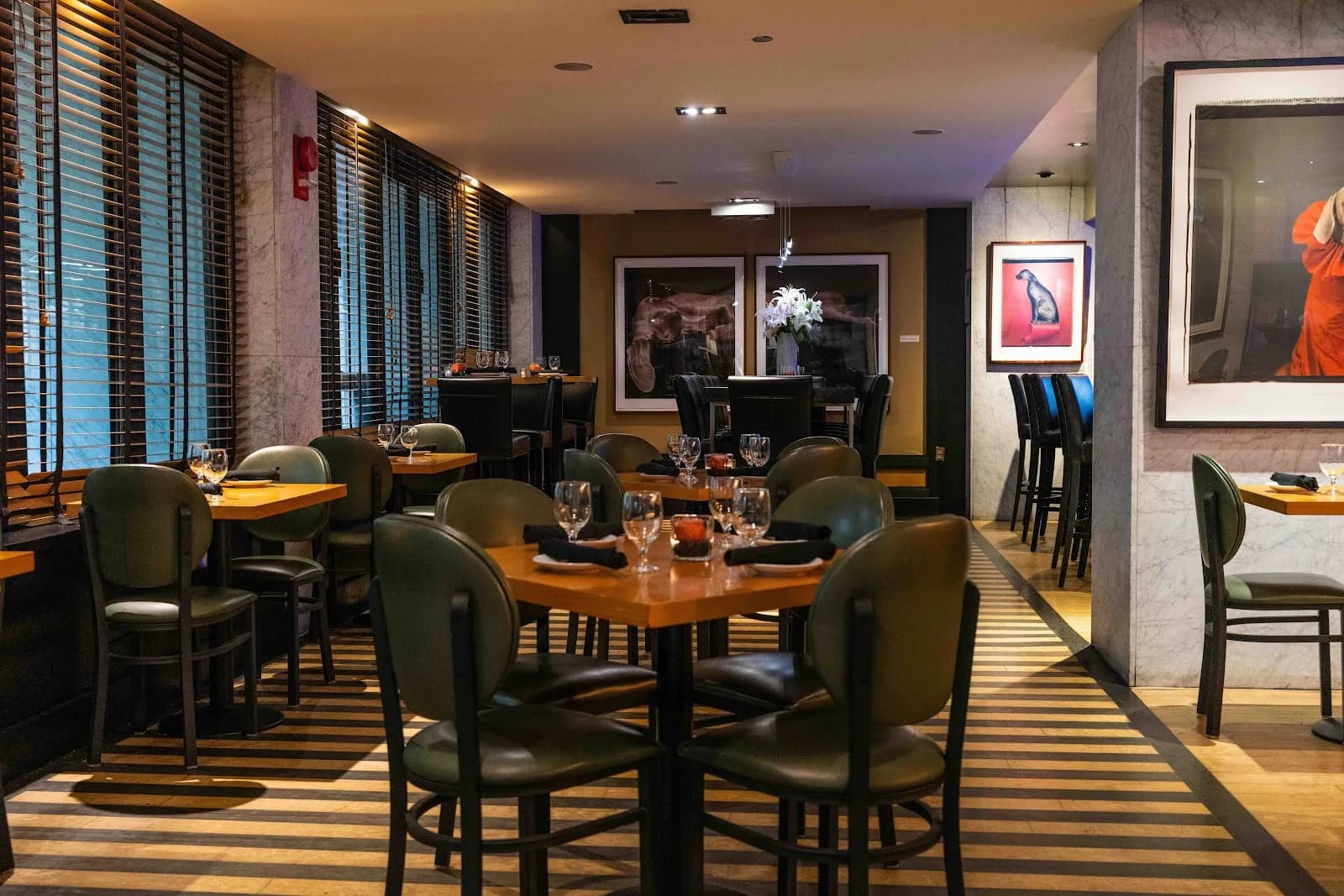 dining-restaurantseating