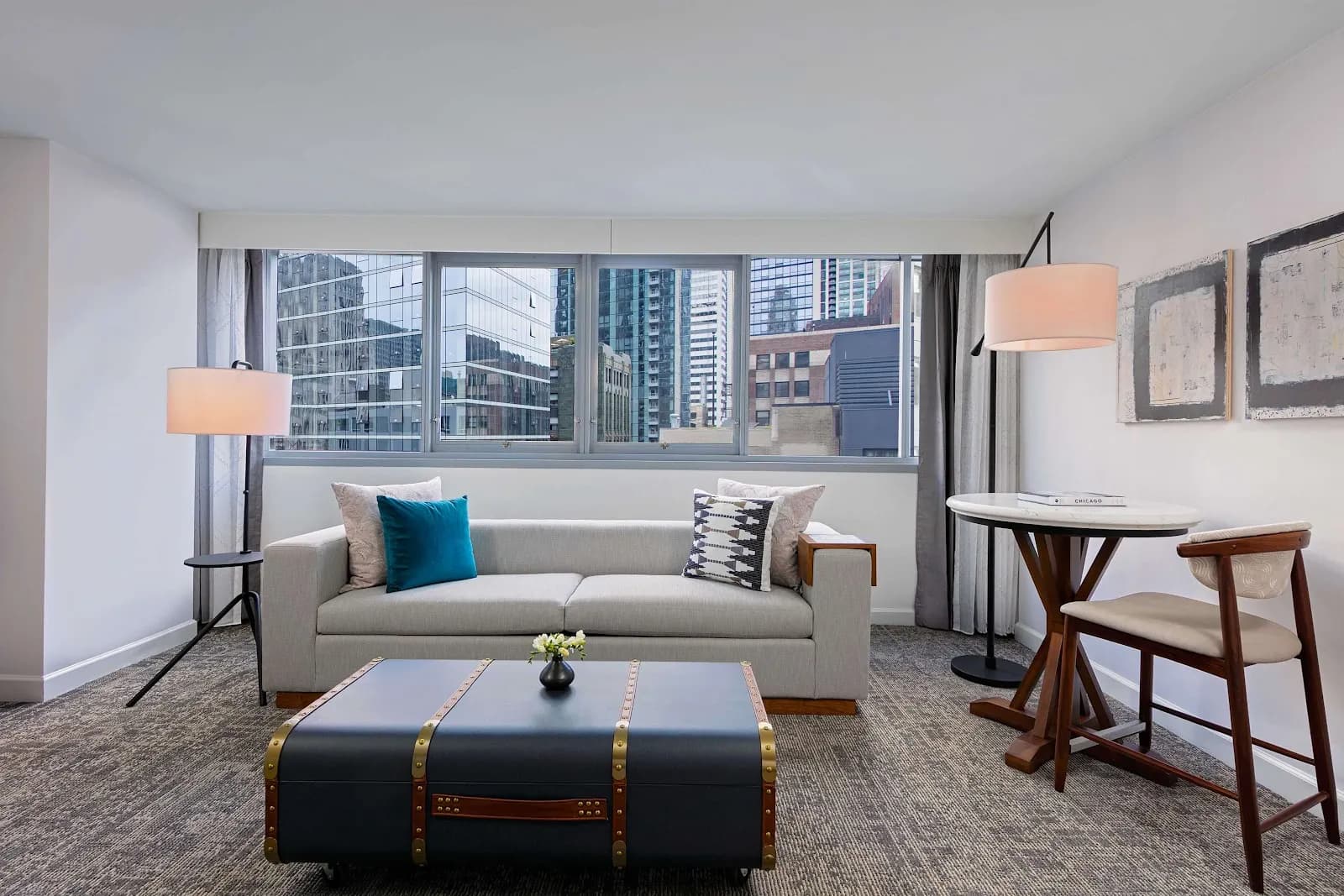 bedroom-suitelounge-2
