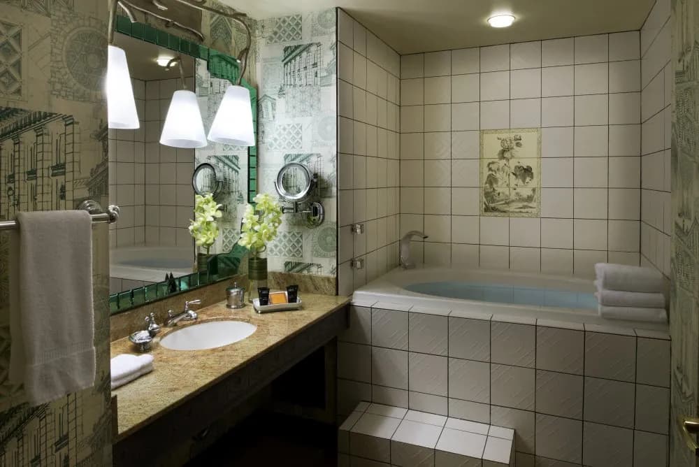bathroom-bathtub