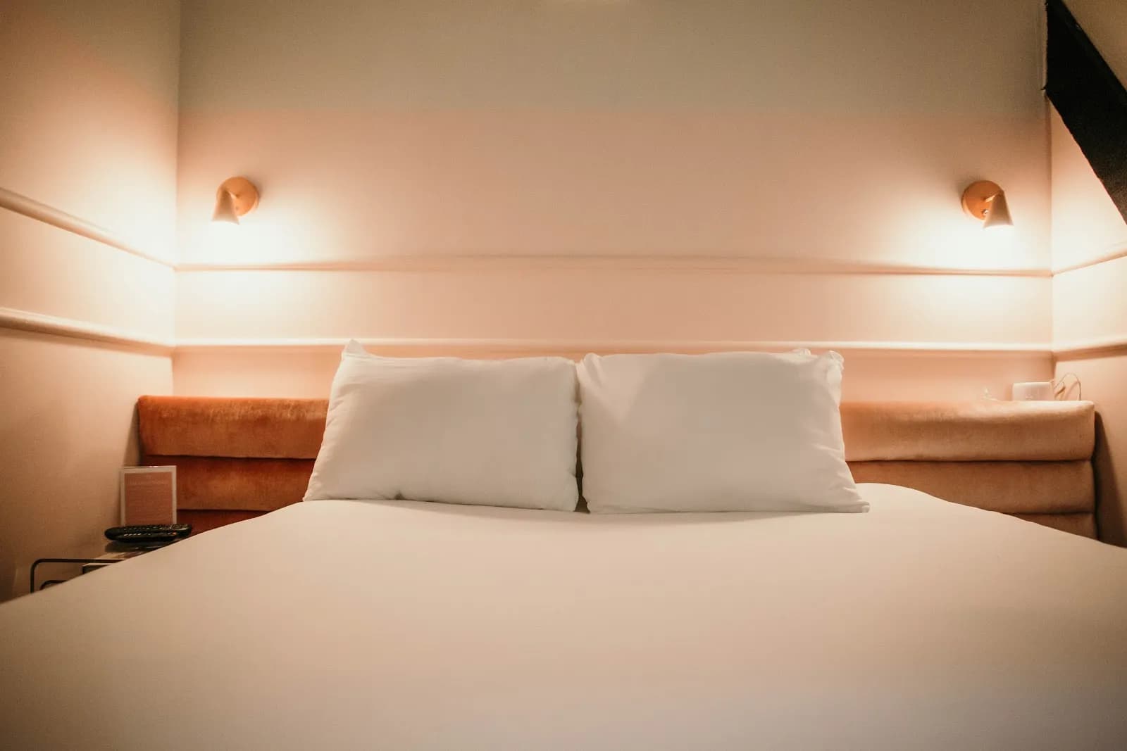 therussell_bedroom_kingbed_3