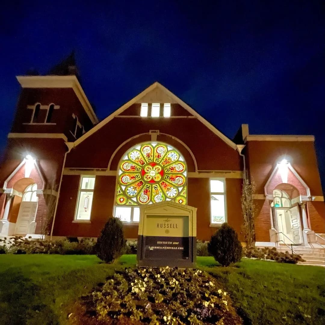 therussell_exterior_nightview