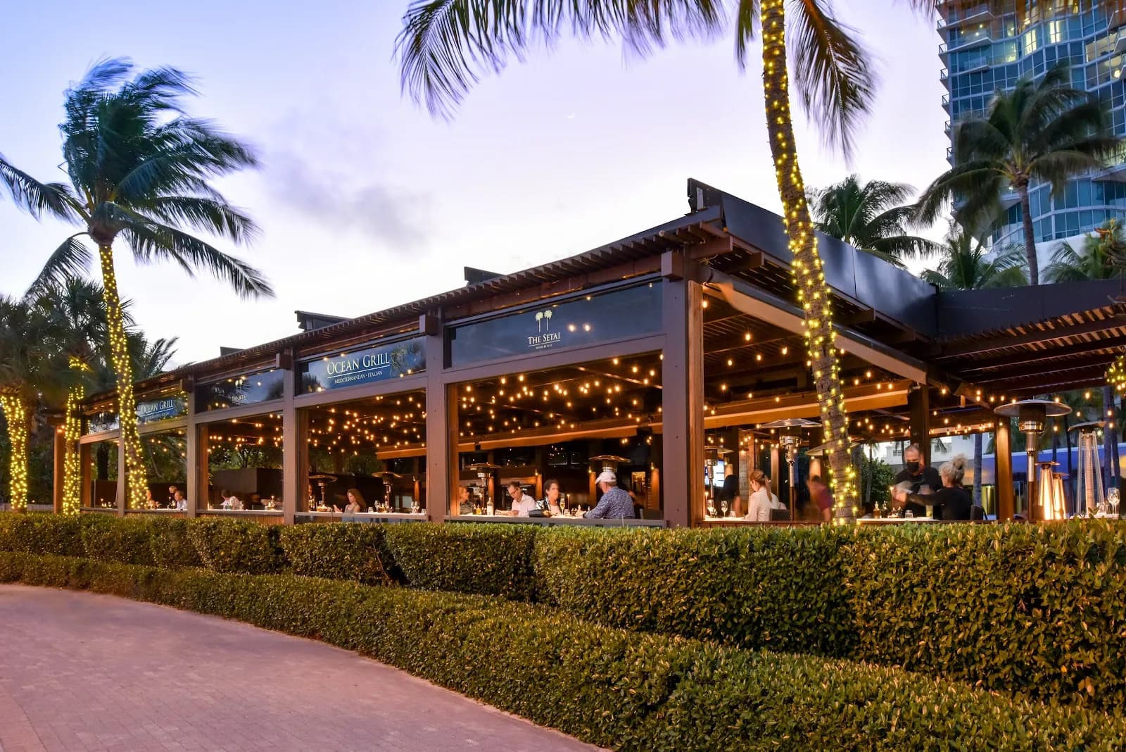 dining-outdoorrestaurant
