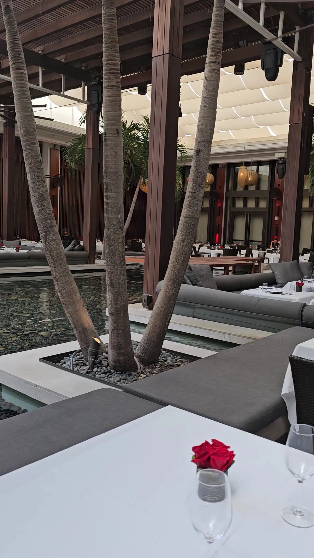 dining-restaurantseating-2