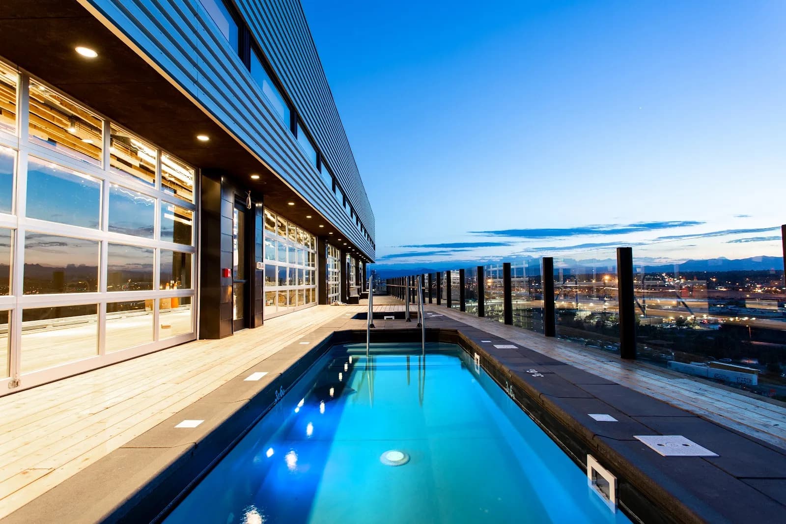 amenities-rooftoppool