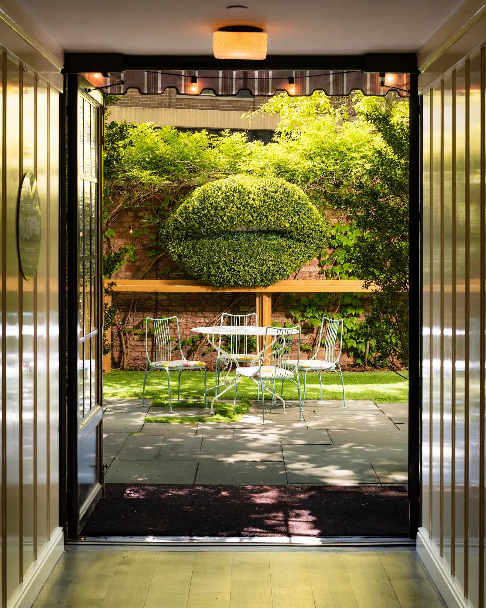 thestandardeastvillage_amenities_garden