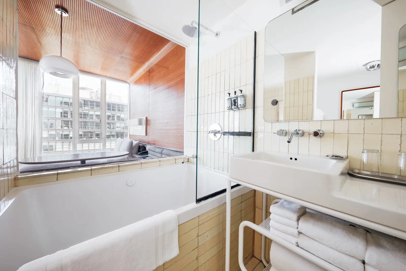 bathroom-bathtub-2