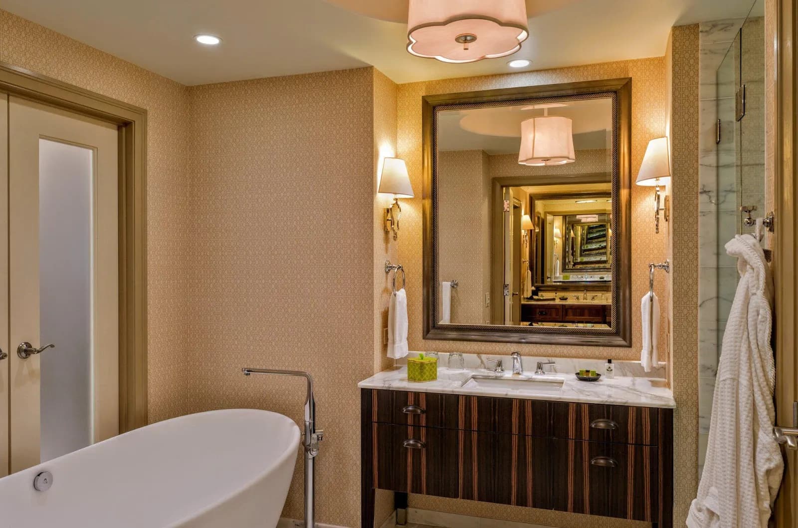 bathroom-bathtub