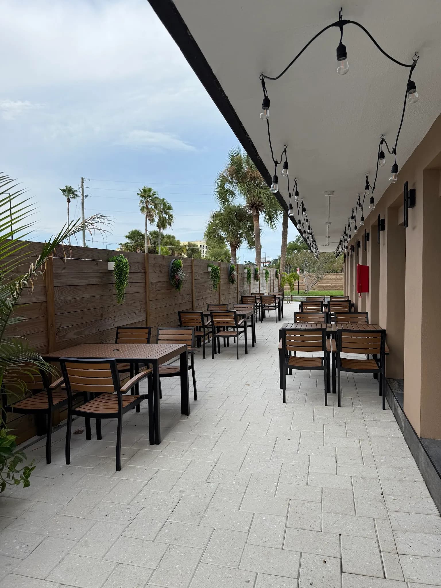 dining-outdoordining