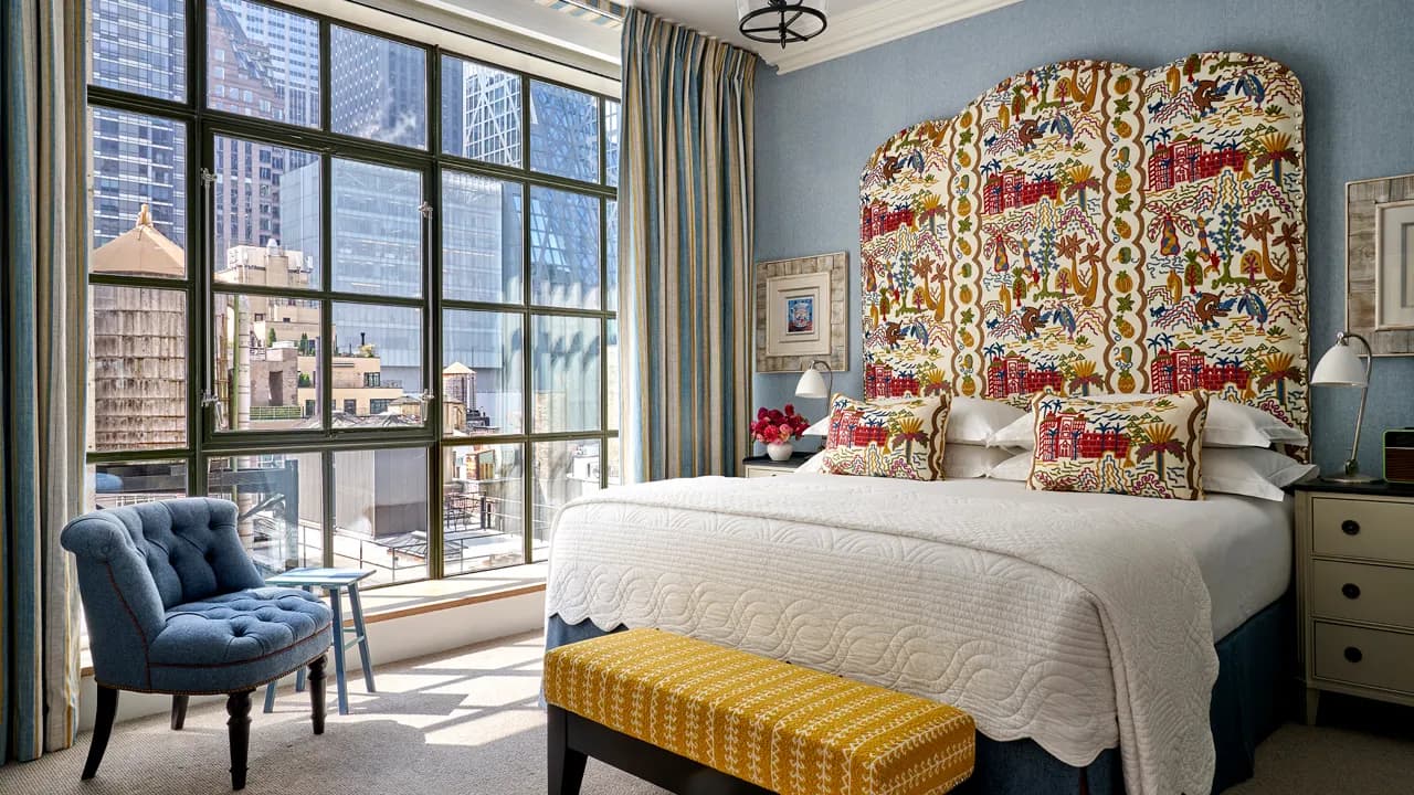 bedroom-kingbed-2