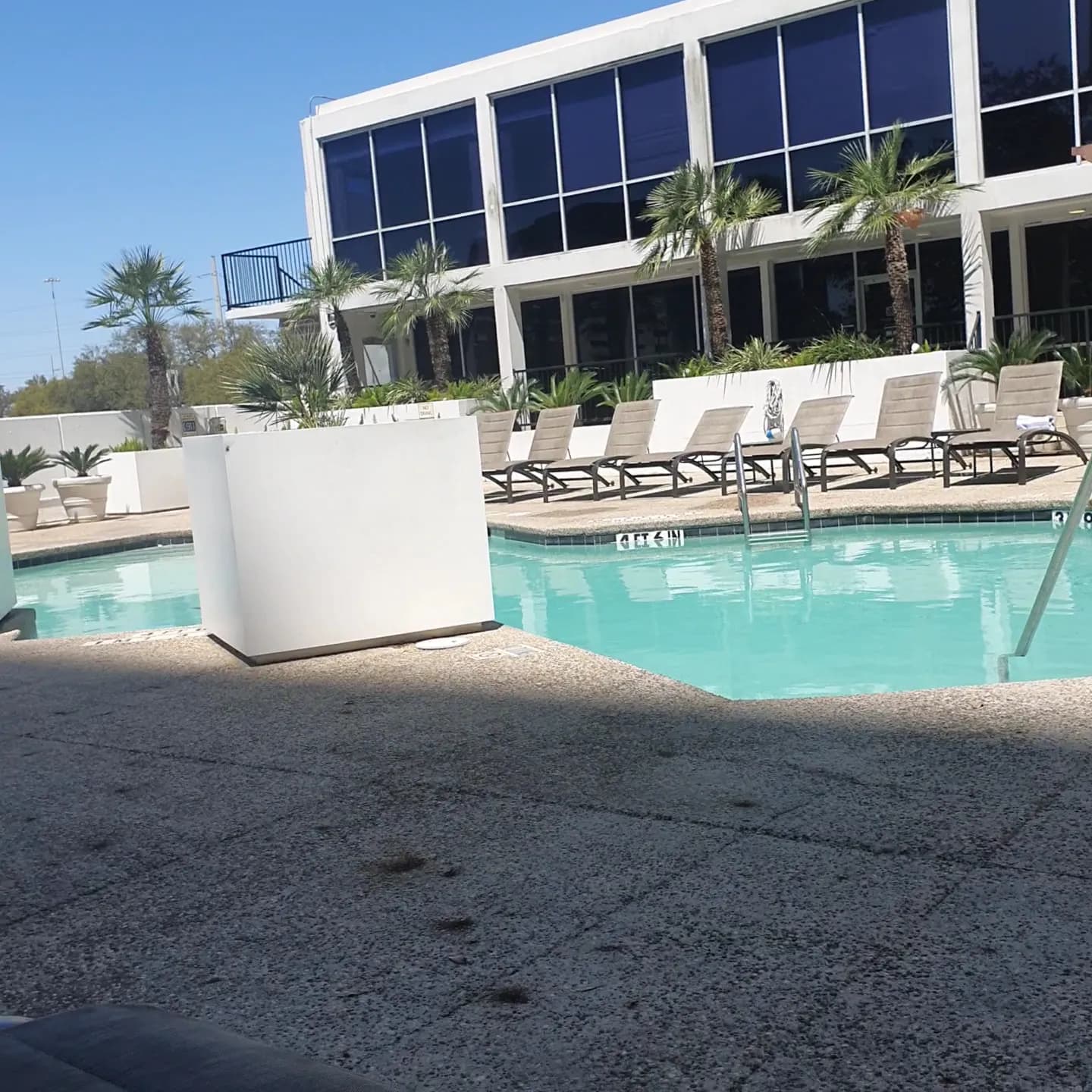 amenities-pool-2