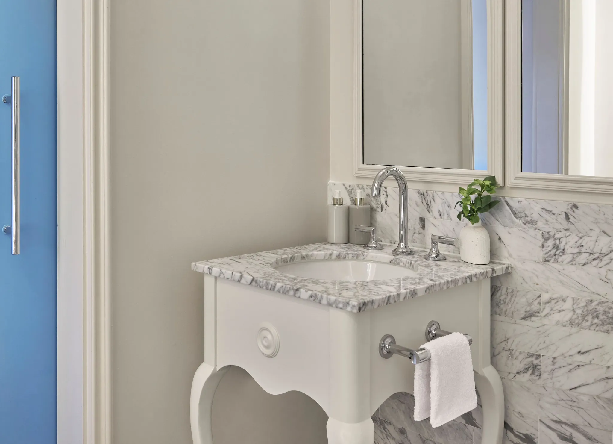 bathroom-vanity