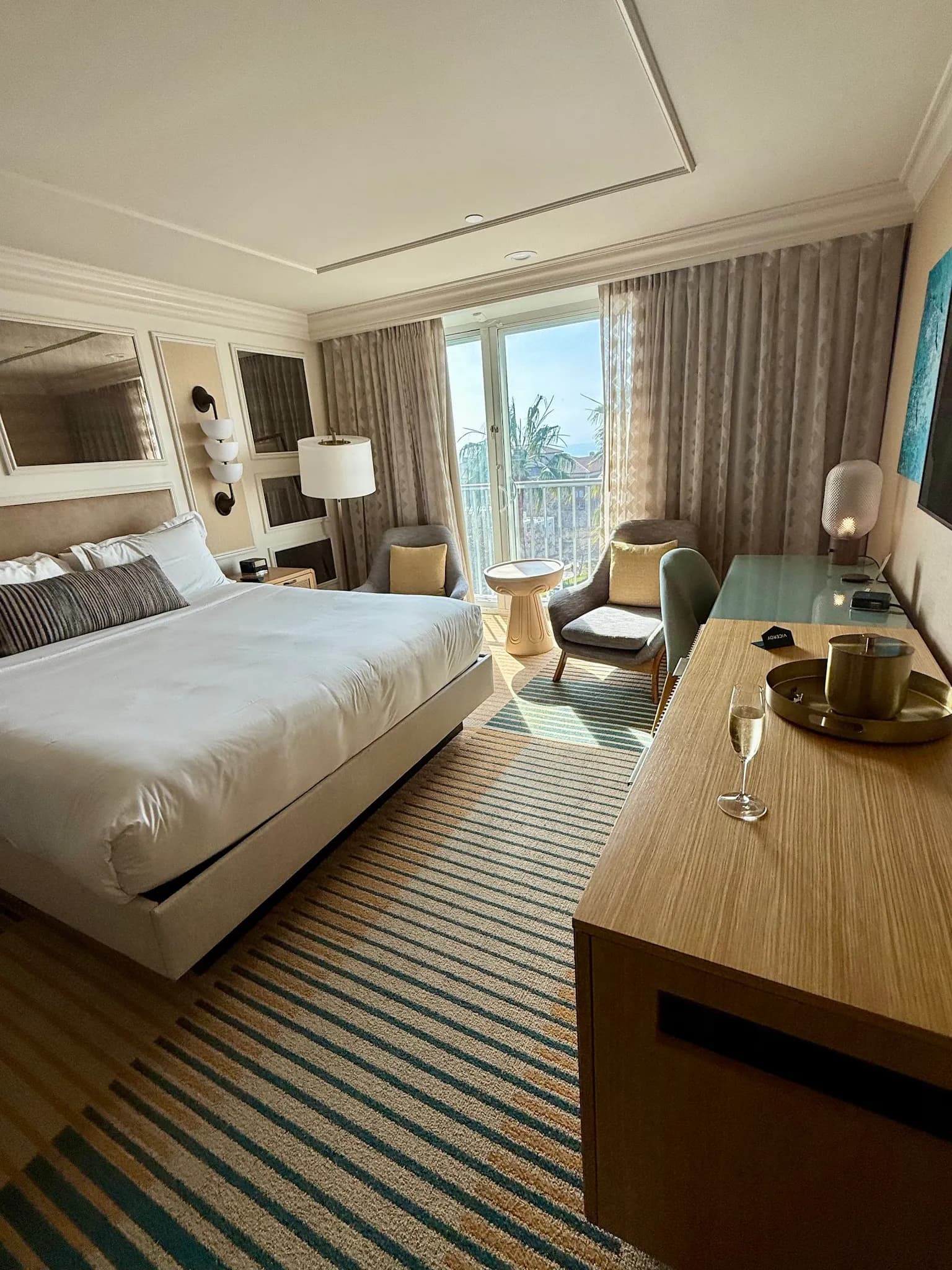 bedroom-kingbed-2