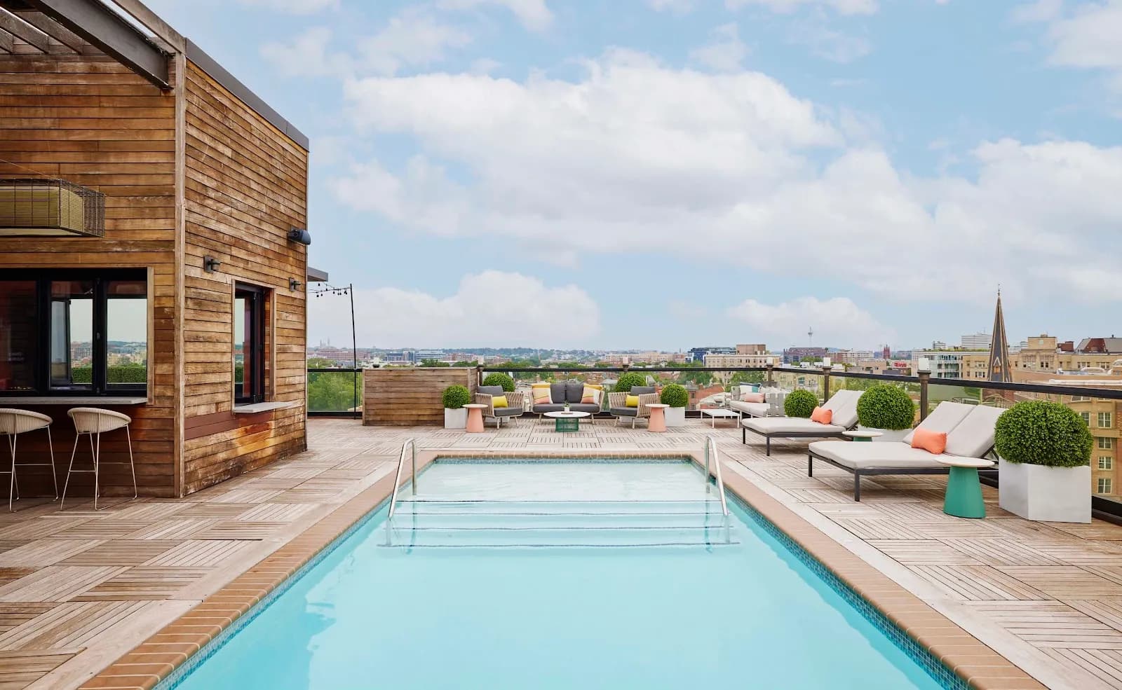 amenities-pool
