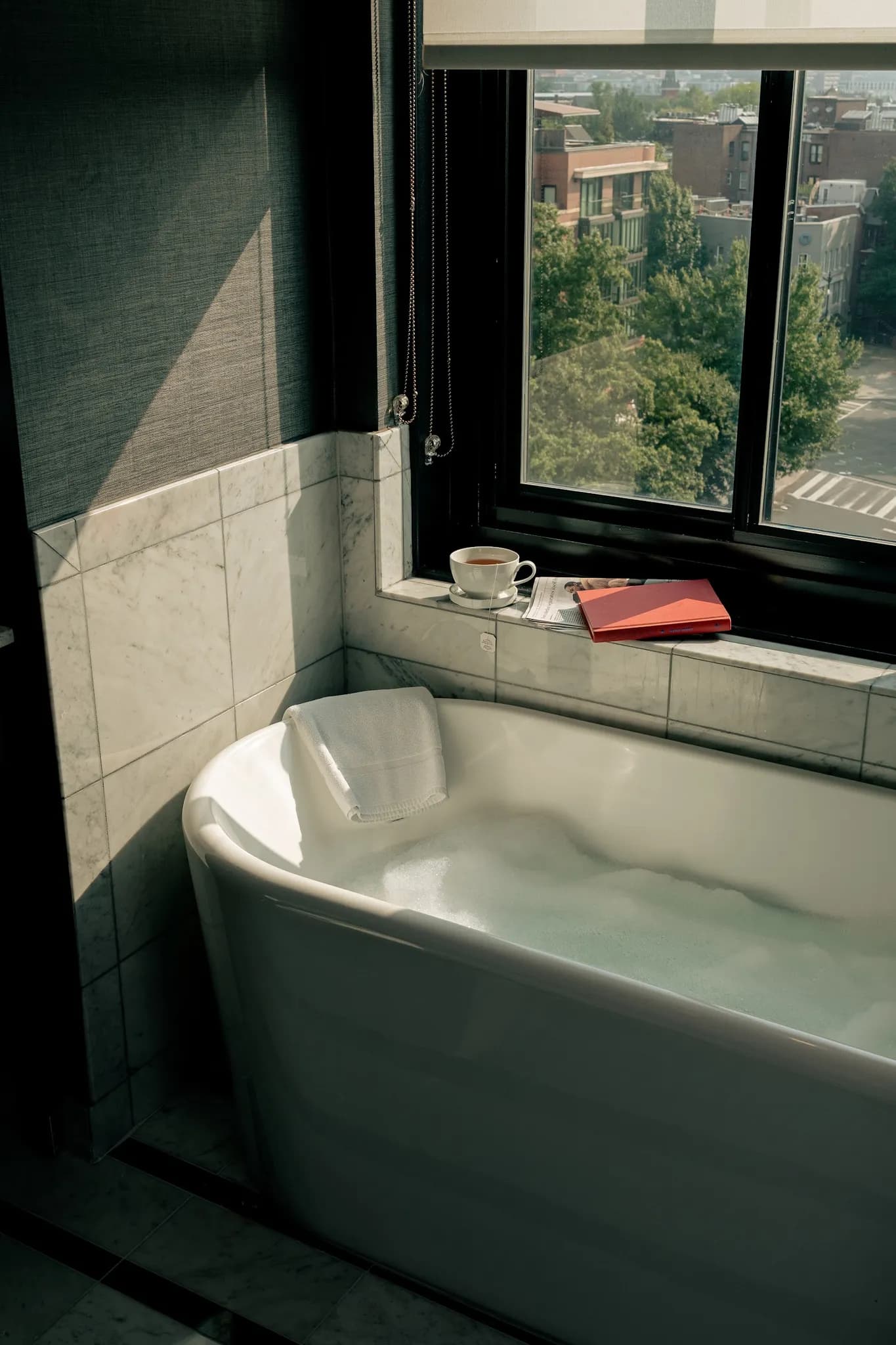 bathroom-bathtub-2