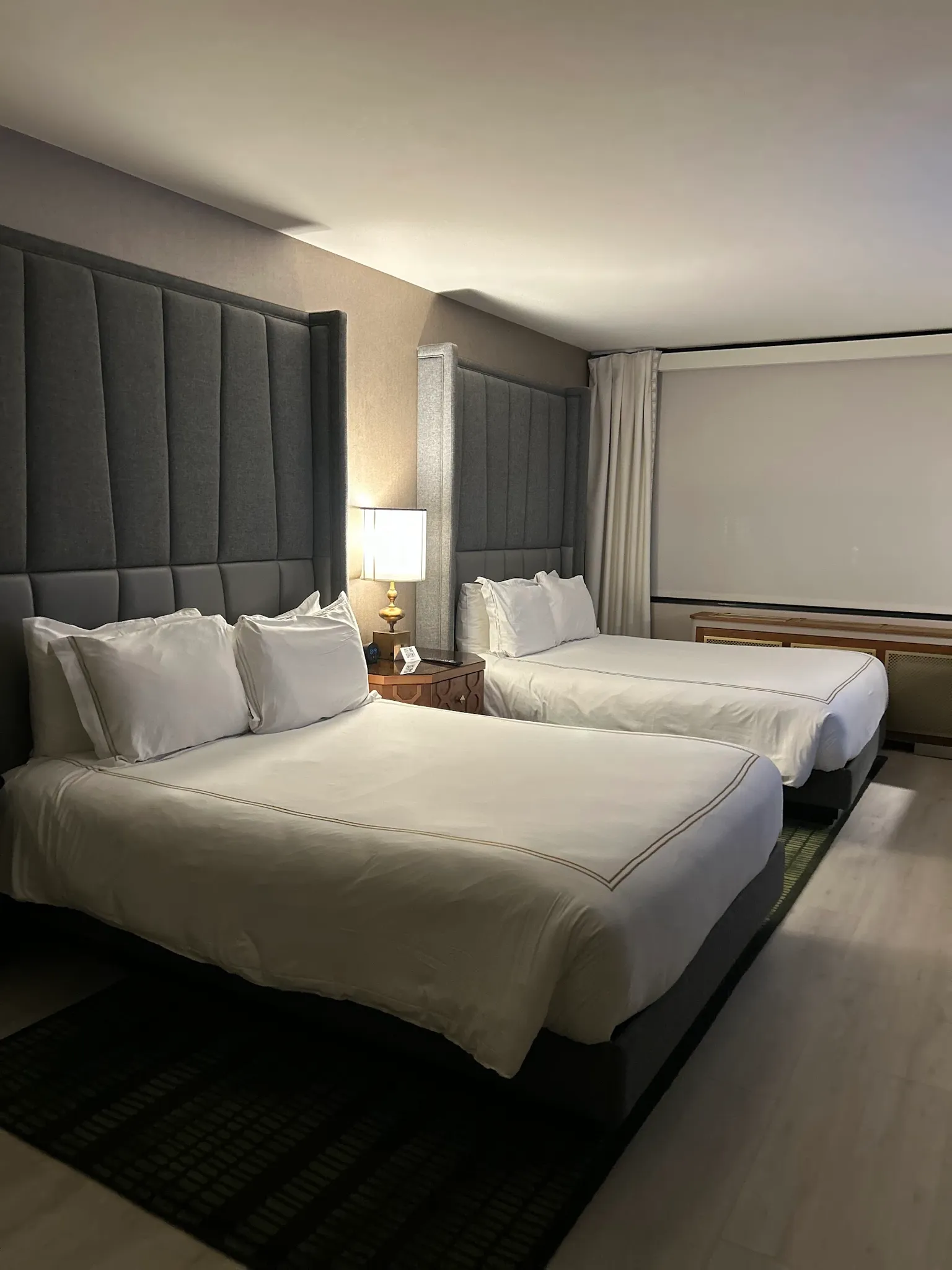 bedroom-doublebeds
