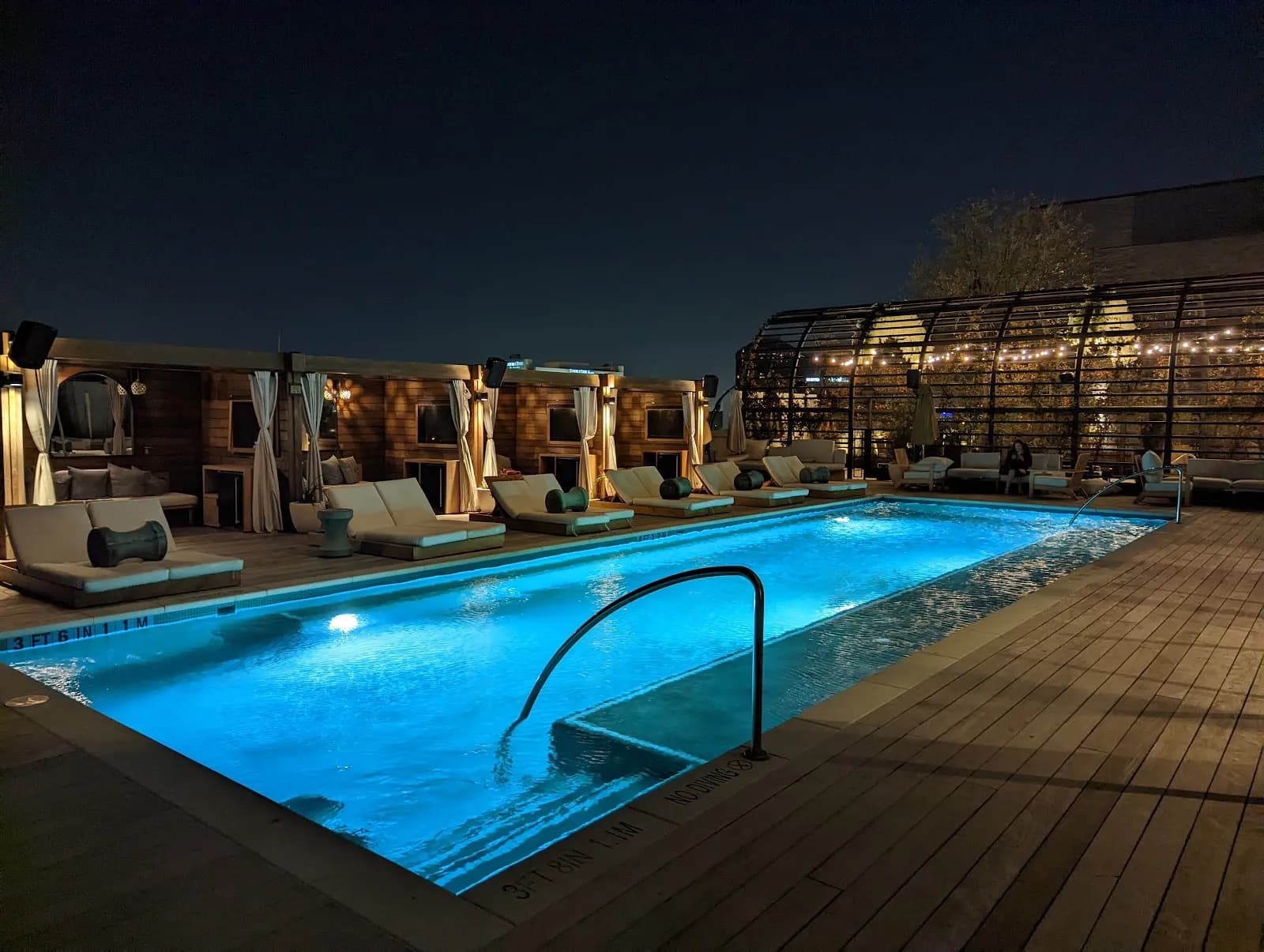 amenities-pool