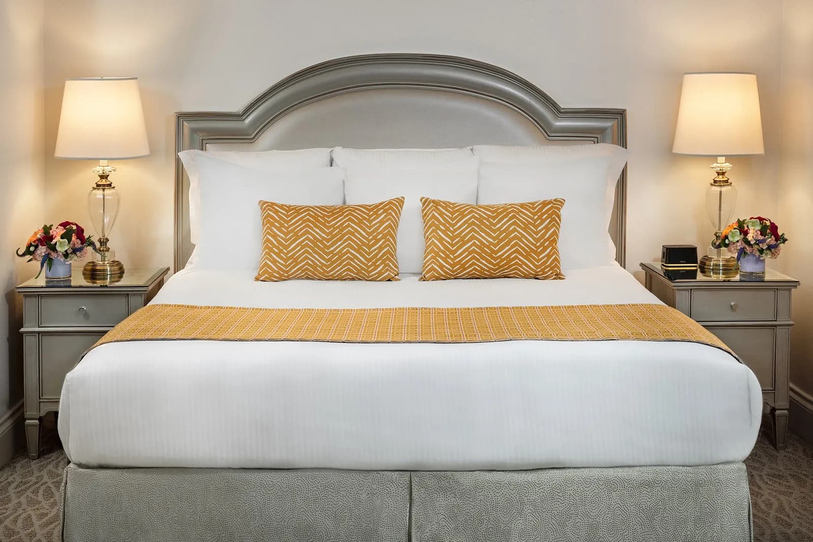 bedroom-kingbed-2