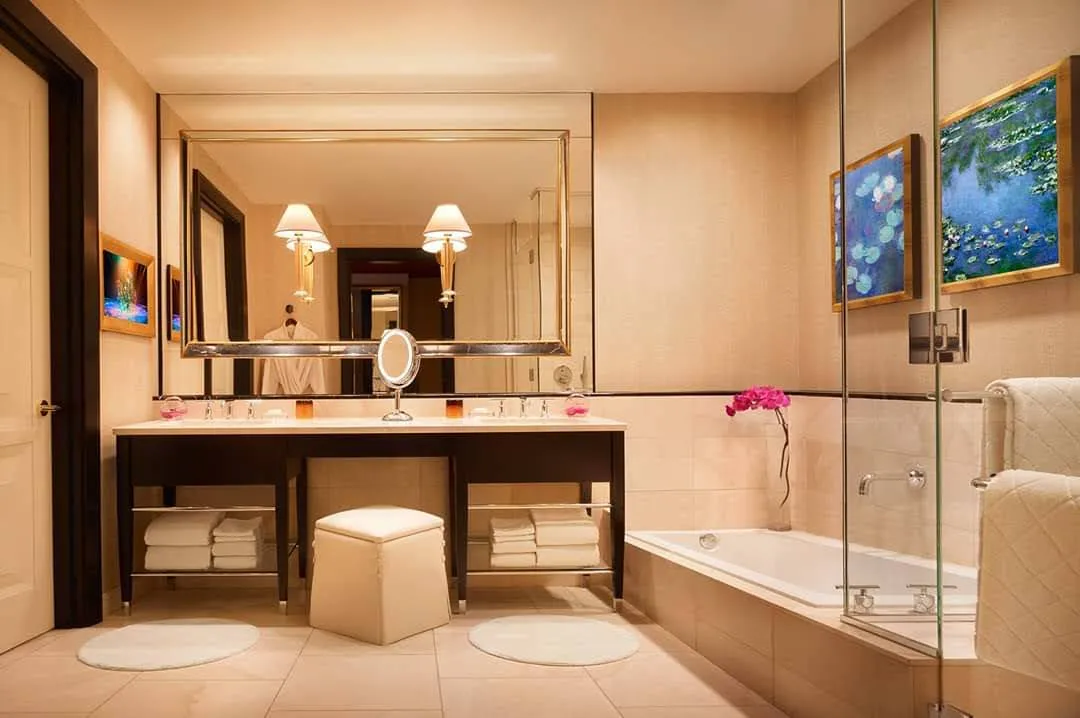 bathroom-bathtub