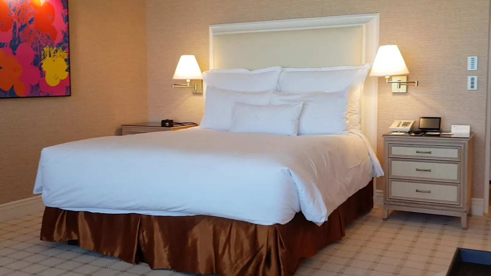 bedroom-kingbed