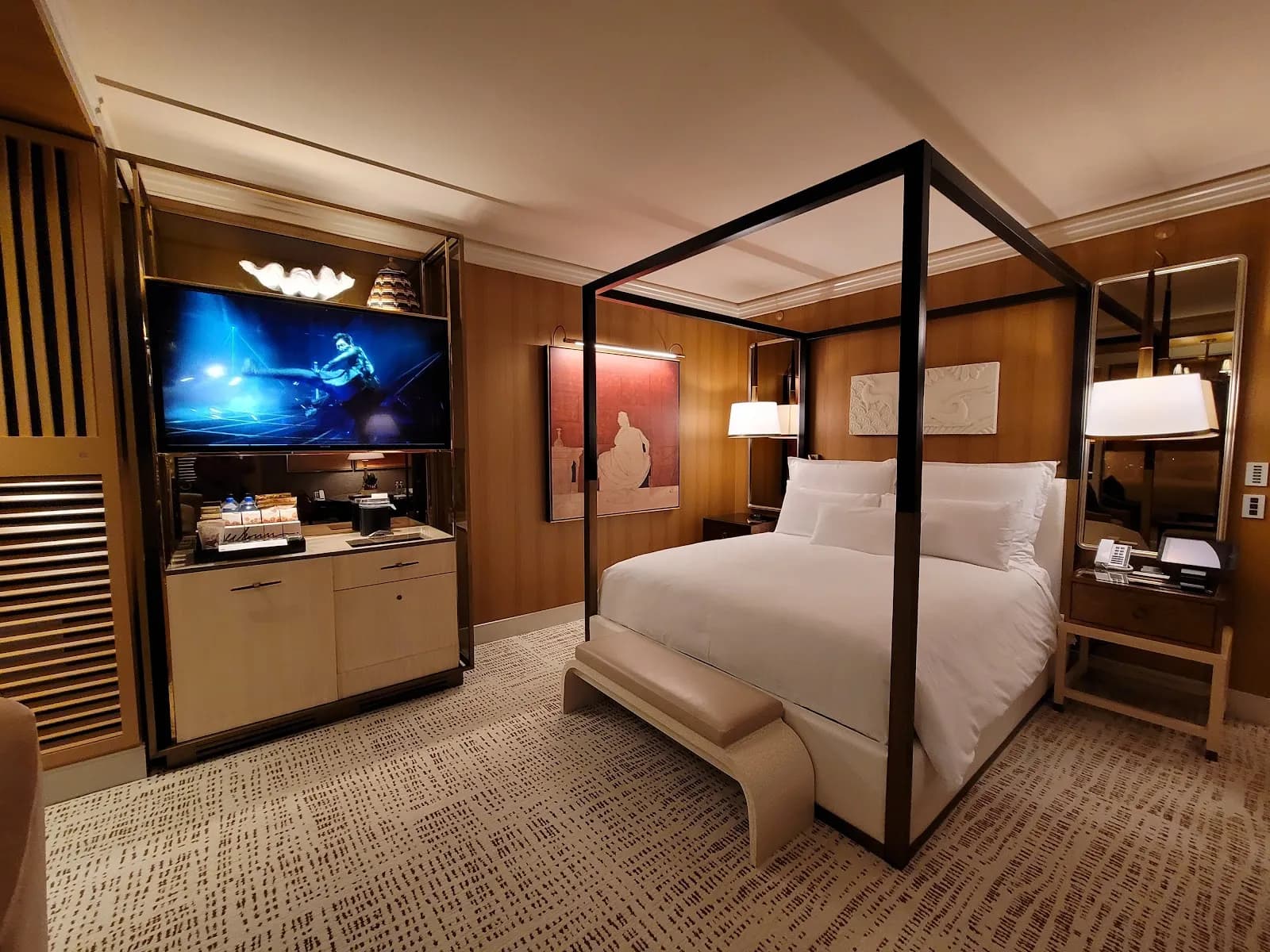 bedroom-kingbed-2